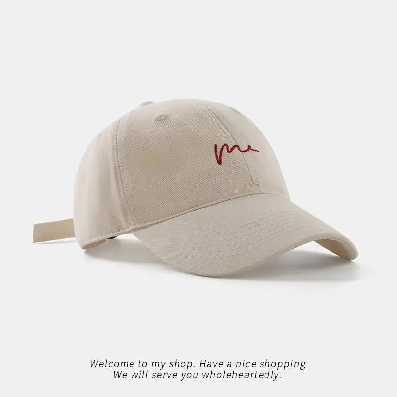Retro Baseball Cap mit Stickerei – verstellbar, mit breitem Schild und coolem Lettering.