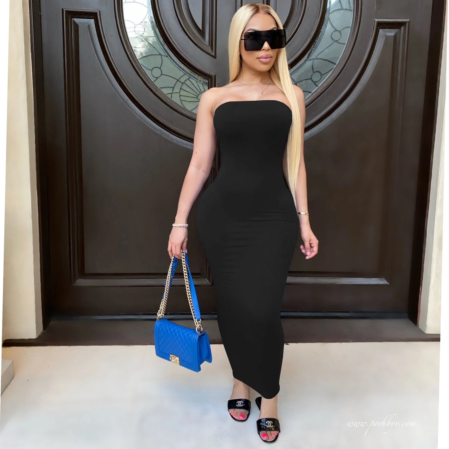 Ärmelloses Strandkleid mit Bandeau-Oberteil – leicht, figurbetont und ideal für sommerliche Looks am Strand oder in der City.