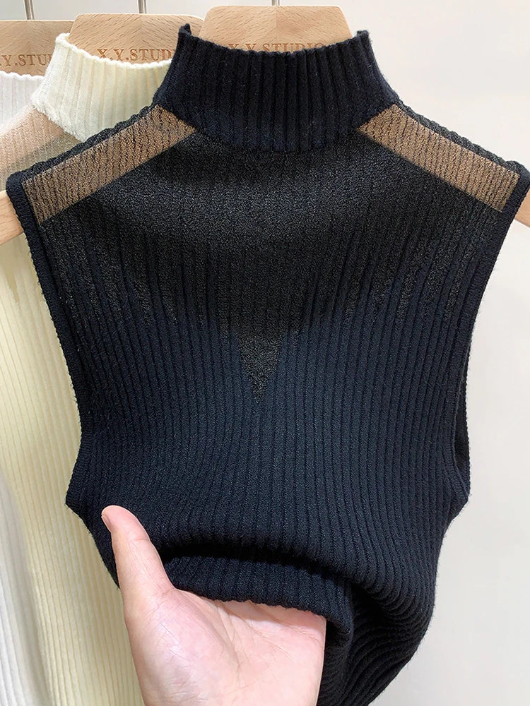 Ärmelloses Mesh-Stricktop im Y2K-Stil mit halbhohem Kragen und Cut-Out-Details – schmal geschnitten, stylisch und perfekt für angesagte Streetwear-Looks.