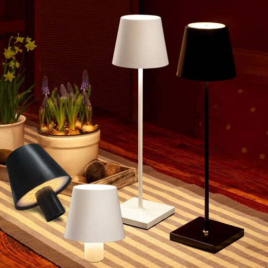 LED-Tischlampe mit Touch-Steuerung, 3-stufig dimmbar und kabellos USB-aufladbar – für Schreibtisch oder Raumbeleuchtung.