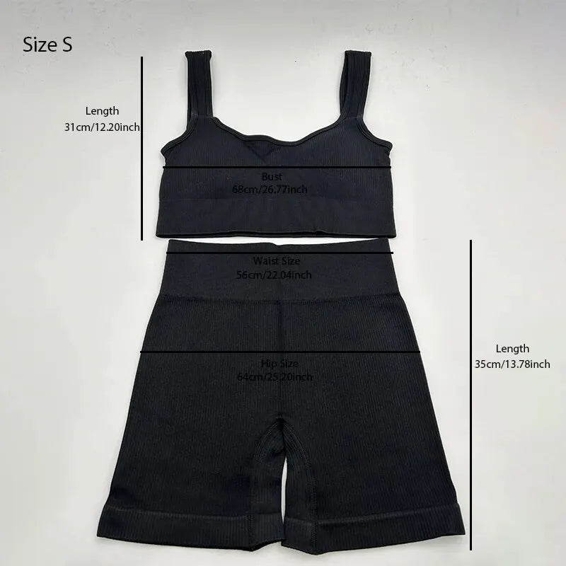 Nahtloses 2-teiliges Sportset mit geripptem Top und High-Waist-Shorts – atmungsaktiv, elastisch und perfekt für Workout oder Yoga.