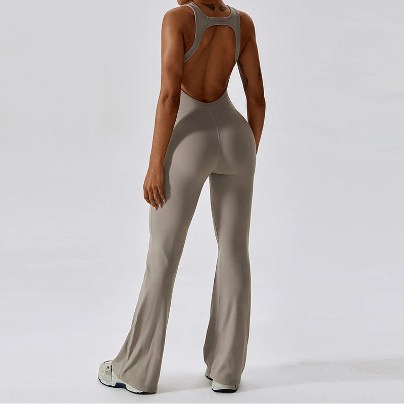 Jumpsuit de fitness avec décolleté en V dans le dos – extensible, ajusté et parfait pour le yoga, l'entraînement ou le workout.
