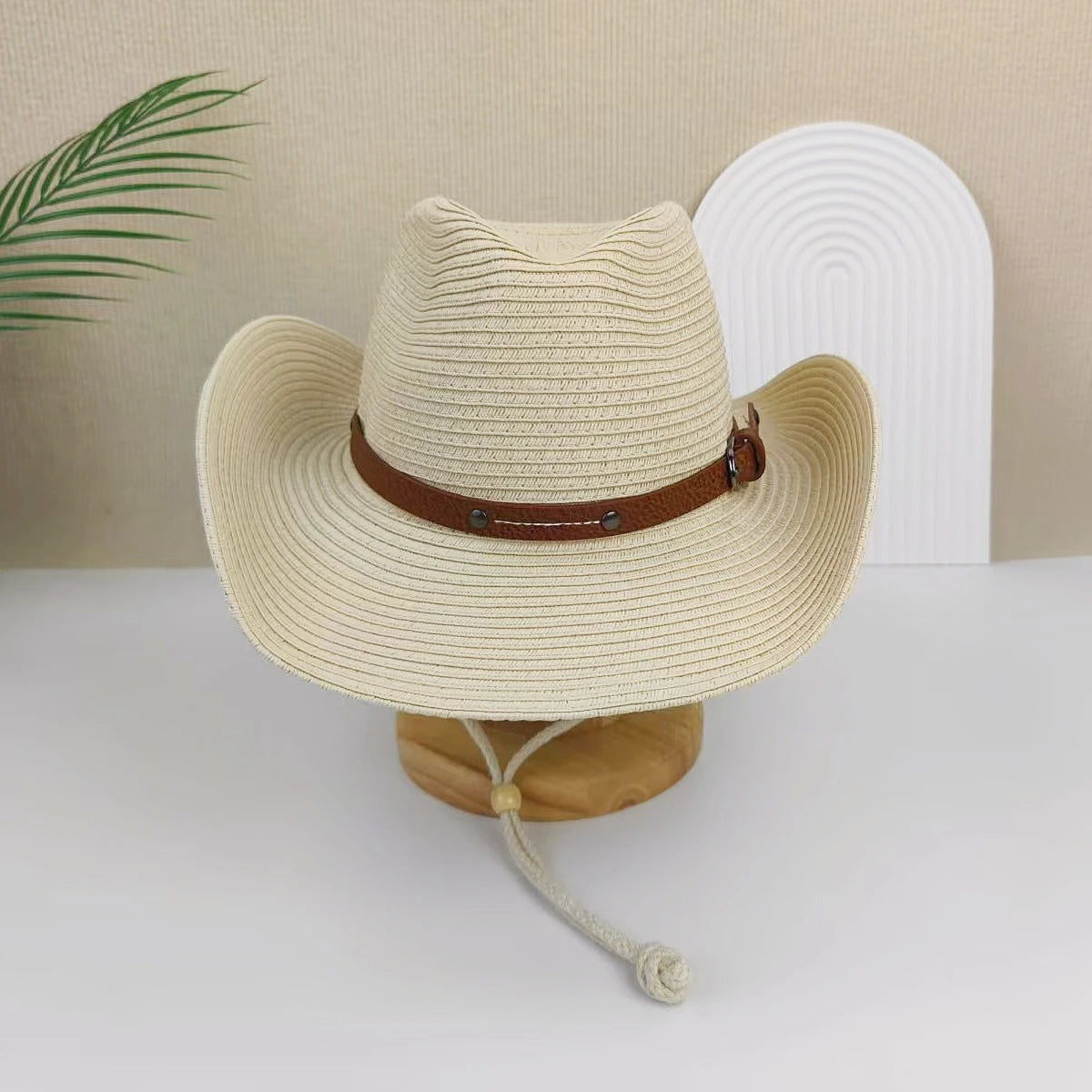 Western Cowboyhut mit breiter Krempe und Windband – stylischer Unisex-Sonnenschutz für draußen.