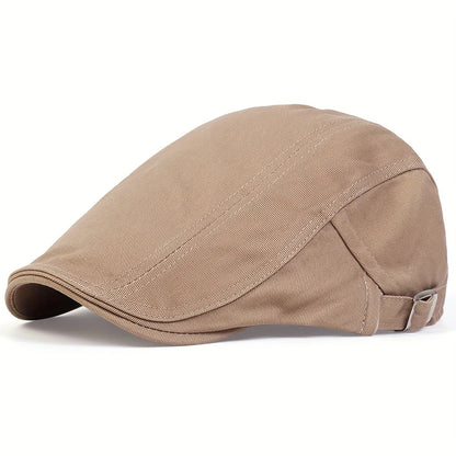 Hip-Hop Beret im Unisex-Style – leichter, einfarbiger Look für sonnige Tage draußen.