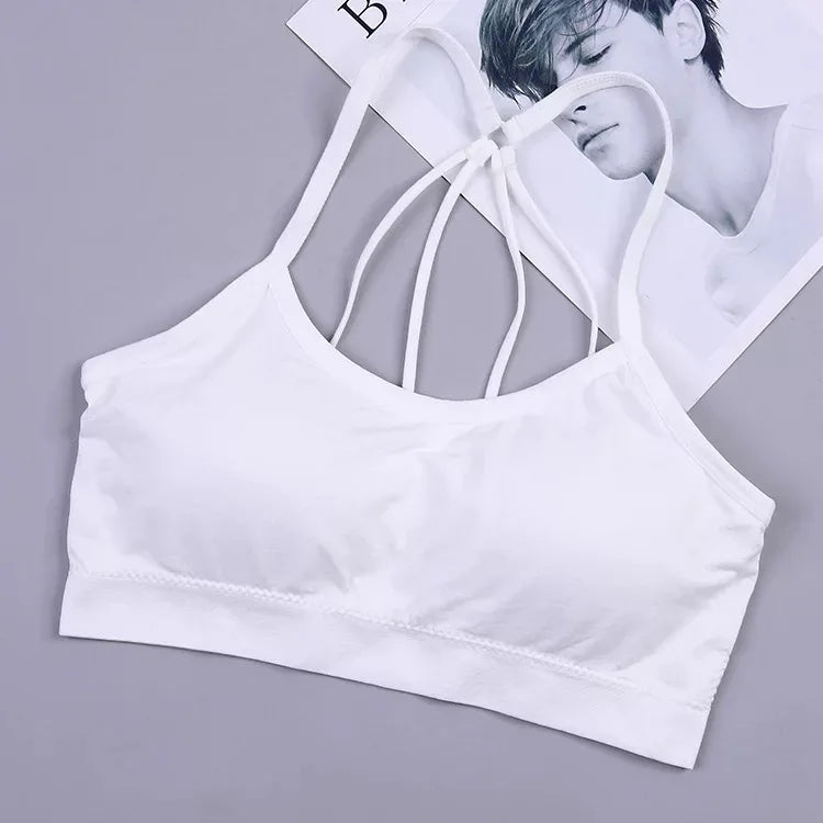 Nahtloser Sport-Bra mit Push-up-Effekt – atmungsaktiv, stützend und ideal für intensives Training oder Yoga.