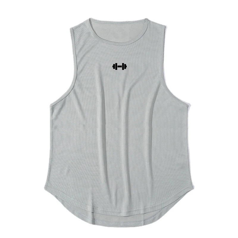 Leichtes, schnelltrocknendes Gym-Tanktop – locker geschnitten, atmungsaktiv und ideal fürs Training oder sportliche Streetwear.