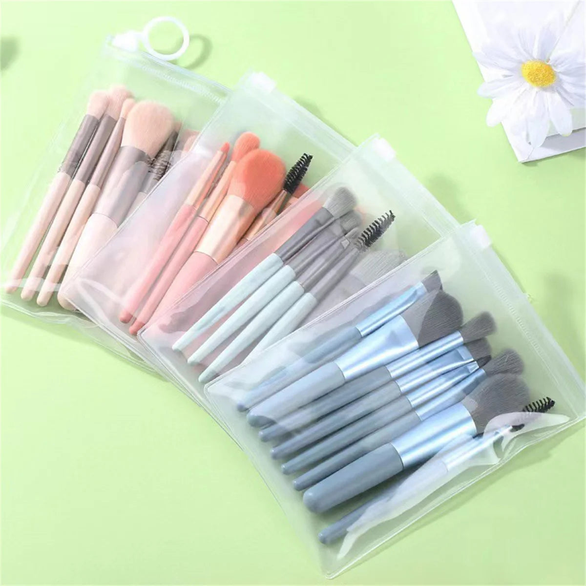 Make-up Pinselset – 8 weiche, flauschige Pinsel für Foundation, Rouge, Puder, Lidschatten und Blending