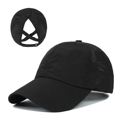Schnelltrocknende Mesh-Baseball Cap mit Zopfloch – sportlicher Look in Unifarbe.