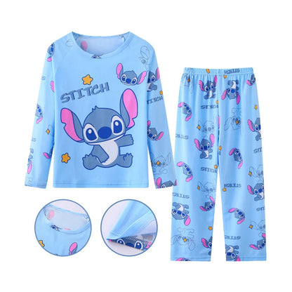Kinder-Schlafanzug mit Stitch-Print – zweiteilig, weich und perfekt für gemütliche Nächte im Frühling.