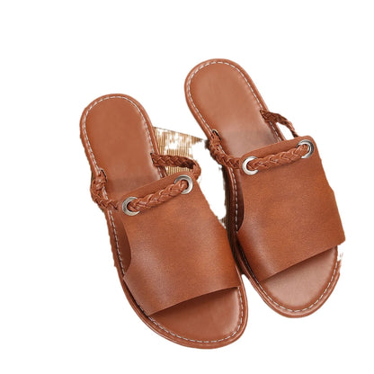Flache Zehensandalen mit eckiger Spitze und Kreuzriemen – minimalistisch, bequem und ideal für warme Tage