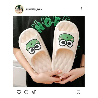 Rutschfeste Sommer-Slides mit Cartoon-Frosch-Design – weich, bequem und ideal für Strand, Bad oder Zuhause.