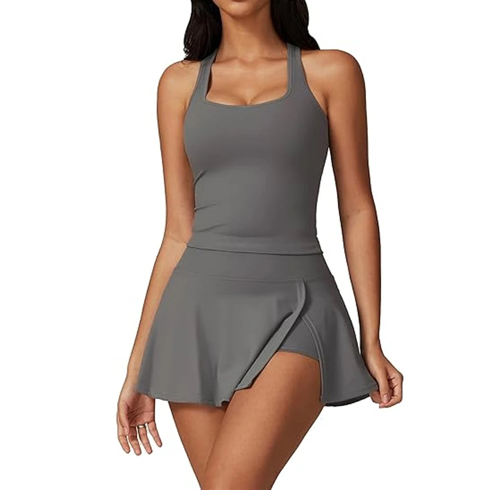 2-teiliges Tennis-Set mit Crop-Top & Minirock mit Schlitz – sportlich, figurbetont und ideal für Tennis, Golf oder Workout.