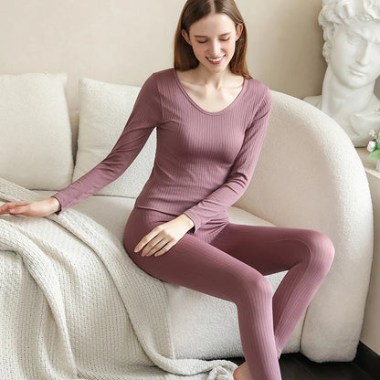 Nahtloses Thermo-Unterwäsche-Set mit Langarmshirt und Hose – weich, wärmend und ideal für kalte Wintertage oder gemütliche Nächte.