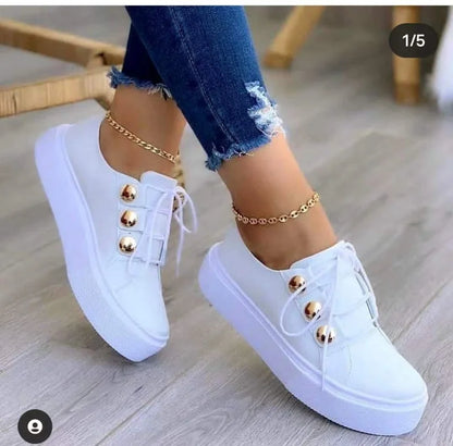 Plateau-Sneaker in Übergröße bis 43 – rutschfest, mit Keilabsatz & Schnürung, ideal für sportliche Alltagslooks mit extra Komfort.
