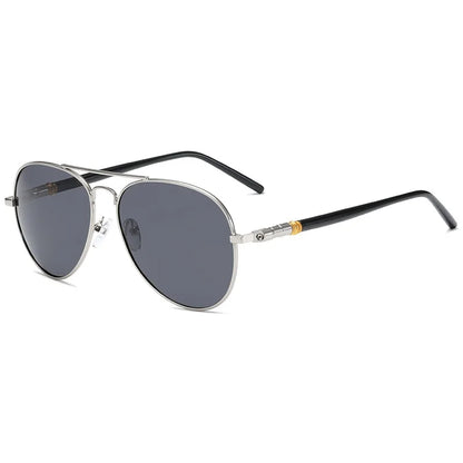 Polarisierte Piloten-Sonnenbrille mit farbig verspiegelten Gläsern – unisex, UV400-Schutz und ideal zum Fahren & für sonnige Tage.
