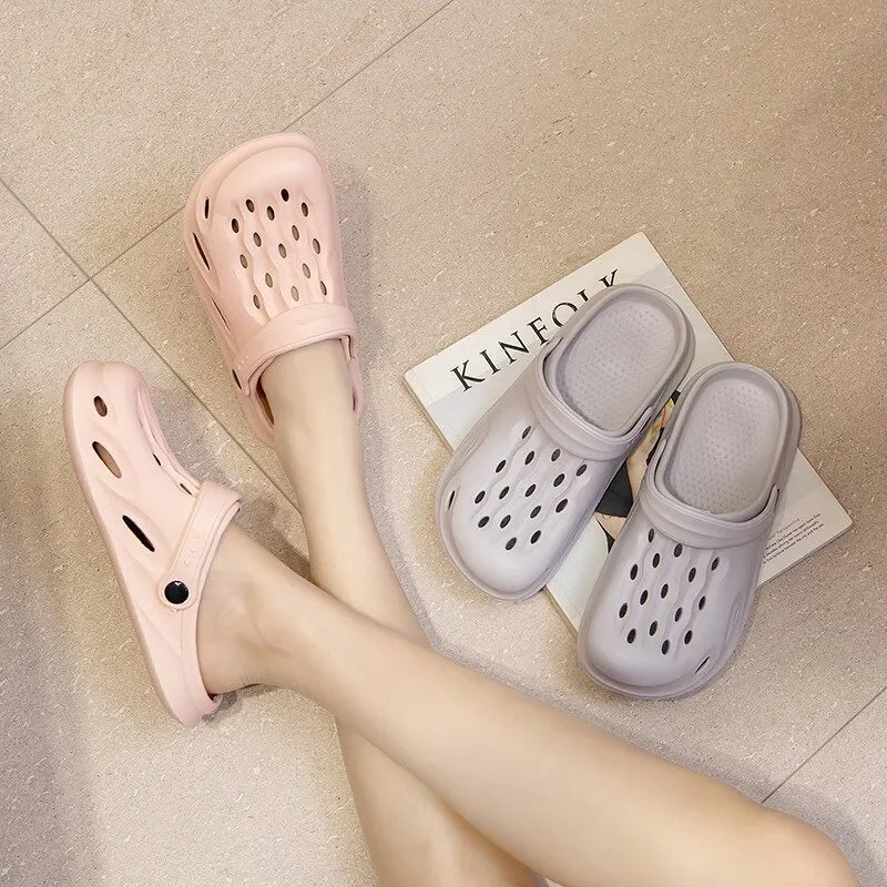 Leichte EVA-Clogs für Damen – rutschfest, bequem und ideal für Garten, Strand oder lässige Sommer-Outfits.