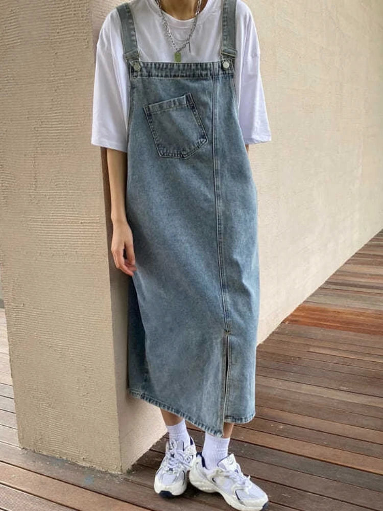 Lockeres Jeans-Trägerkleid mit Spaghettiträgern – ärmellos, lässig und perfekt für entspannte Alltagslooks.