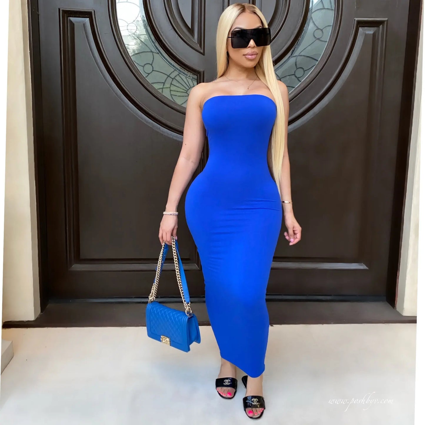 Ärmelloses Strandkleid mit Bandeau-Oberteil – leicht, figurbetont und ideal für sommerliche Looks am Strand oder in der City.