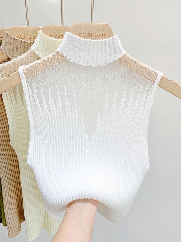 Ärmelloses Mesh-Stricktop im Y2K-Stil mit halbhohem Kragen und Cut-Out-Details – schmal geschnitten, stylisch und perfekt für angesagte Streetwear-Looks.