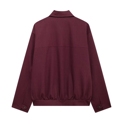 Locker geschnittene Bomberjacke und Rock mit Reißverschluss – retro, bequem und ideal für stylische Layering-Outfits.