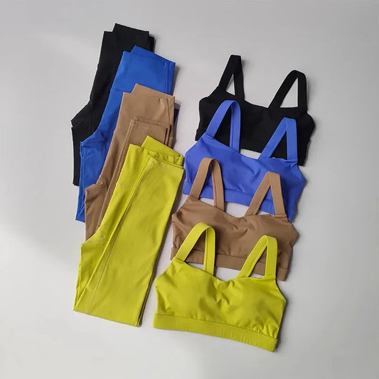 Nahtloses 2-teiliges Yoga-Set mit Sport-Bra und High-Waist-Shorts – bequem, elastisch und ideal für Fitness, Yoga oder Training.