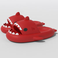 Shark-Slides mit dicker Sohle – stylisch, bunt und super bequem für Bad & Alltag
