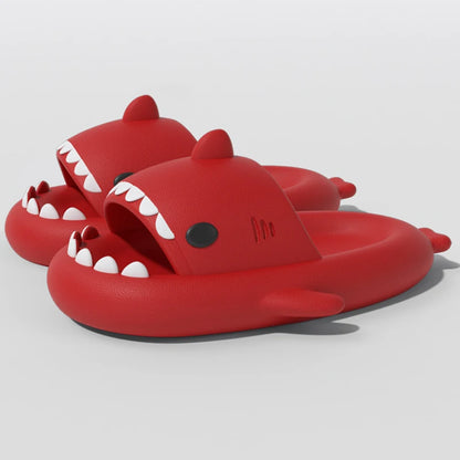 Shark-Slides mit dicker Sohle – stylisch, bunt und super bequem für Bad & Alltag