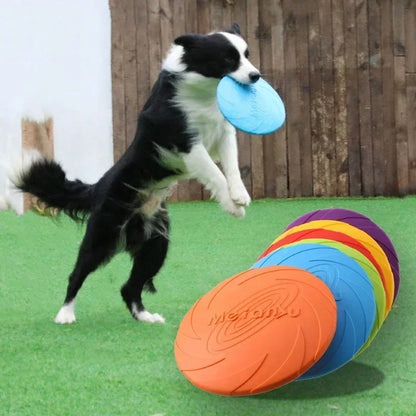 Bunter Hundespiel-Frisbee aus Silikon – flexibel, bissfest und ideal für interaktives Training & Spiel im Freien.