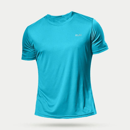 Schnelltrocknendes Sportshirt für Männer – eng anliegend, atmungsaktiv und perfekt für Jogging, Gym oder Fußball.