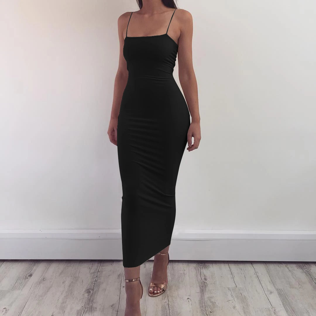 Langes Spaghettiträgerkleid im figurbetonten Schnitt – leicht, sexy und ideal für Clubnächte oder stylische Sommerlooks.