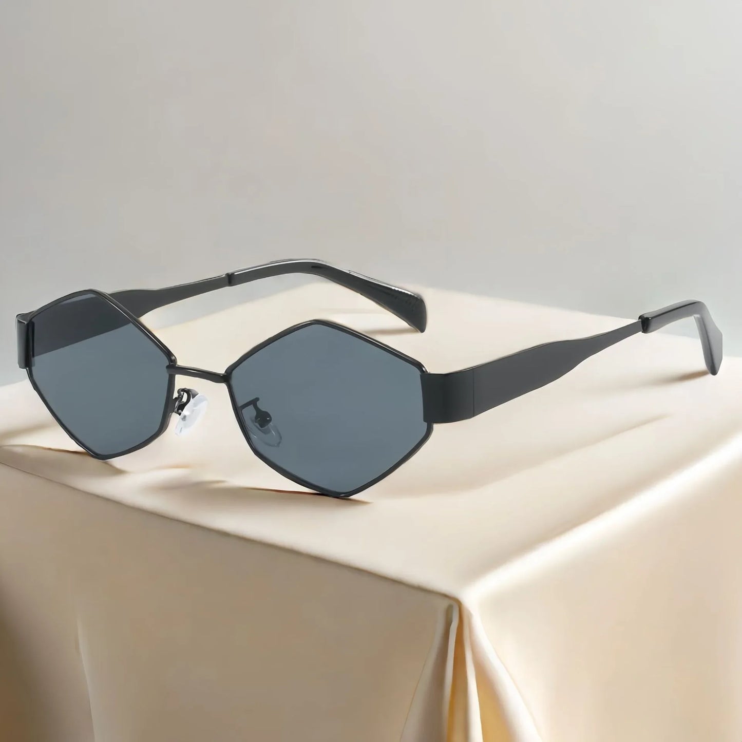 Trendige Hexagon-Sonnenbrille im Vintage-Stil – luxuriöses 2024er Design mit kleiner Fassung, unisex und perfekt für stylische Looks.