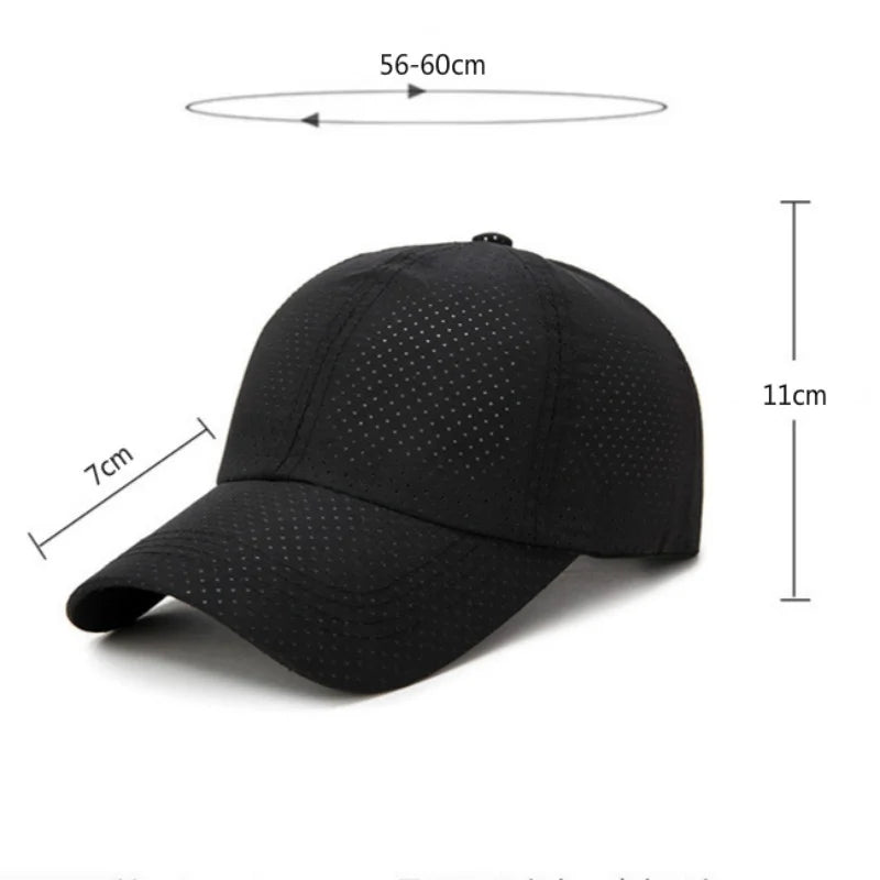 Leichte Mesh-Snapback Cap – schnell trocknend, atmungsaktiv und verstellbar für draußen.