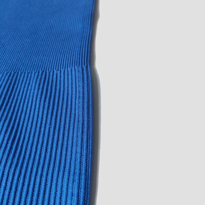 Ärmelloser, gerippter Fitness-Einteiler im Seamless-Design – bequem, figurbetont und ideal für Yoga, Workout oder Gym.