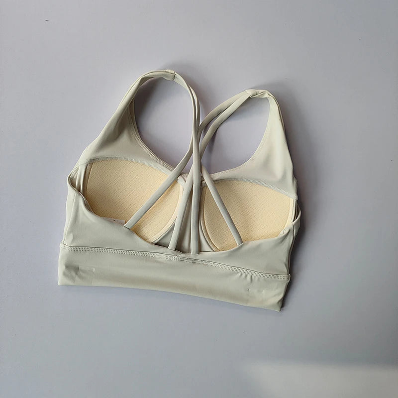 Atmungsaktives Yoga-Set mit formendem Sport-Bra und Leggings – figurbetont, stylisch und ideal für Fitness, Yoga oder Alltag.