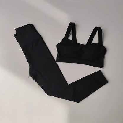 Nahtloses 2-teiliges Yoga-Set mit Sport-Bra und High-Waist-Shorts – bequem, elastisch und ideal für Fitness, Yoga oder Training.