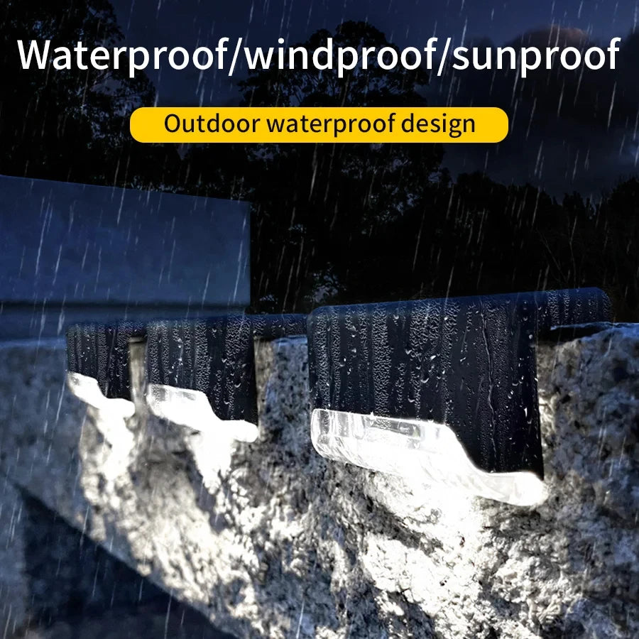 Wasserdichte Solar-LEDs für Treppen und Geländer – ideal für Terrasse, Zaun oder Wegbeleuchtung.