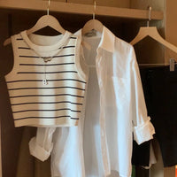 Gestreiftes Crop Top – Elastisches Tanktop mit Ketten-Detail im modernen Basic-Design