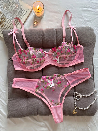 Zweiteiliges Dessous-Set mit Blumenstickerei – Verführerische Eleganz & Stil