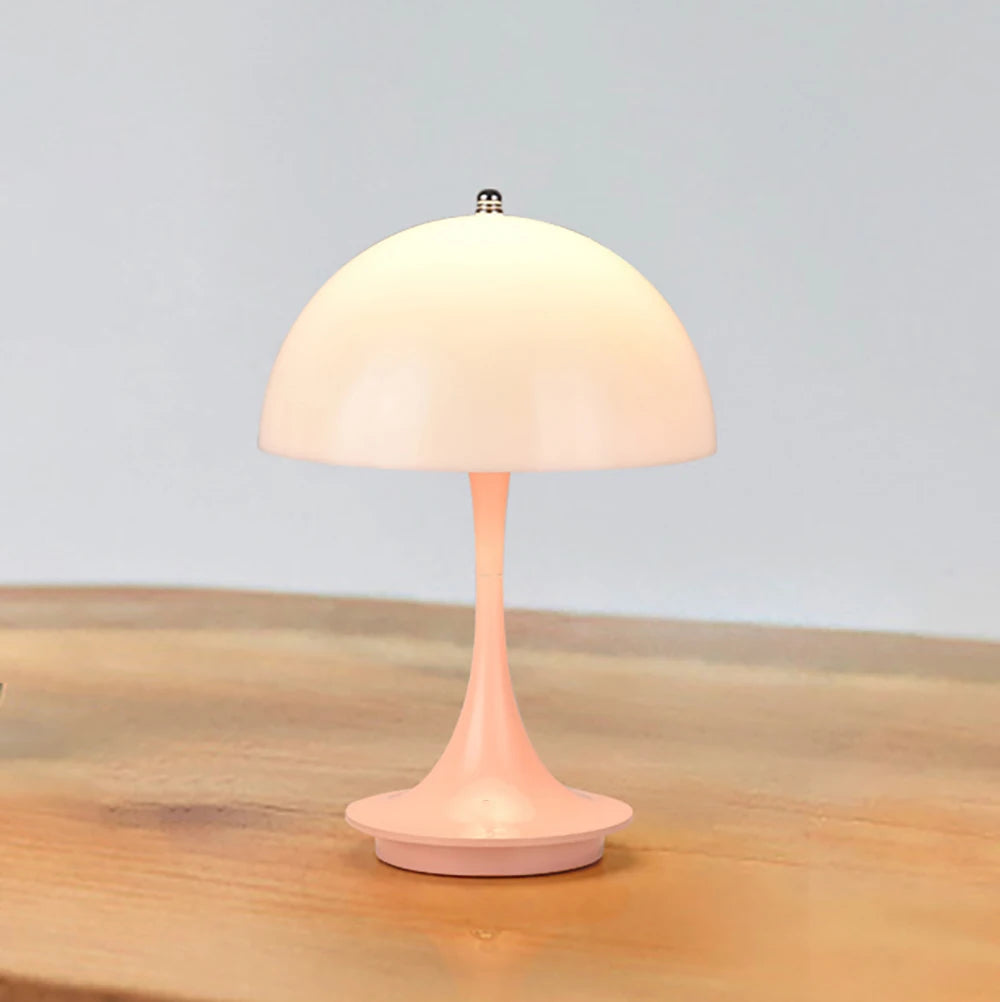 Kompakte Pilz-Tischlampe mit USB-Ladung & Touch-Dimmung – blütenknospenförmiges Design, ideal als dekoratives Nachtlicht im Schlafzimmer.