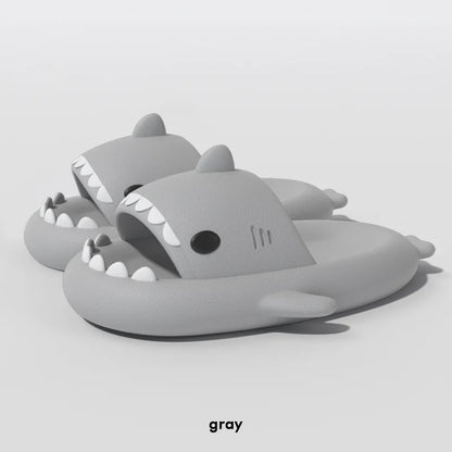 Shark-Slides mit dicker Sohle – stylisch, bunt und super bequem für Bad & Alltag