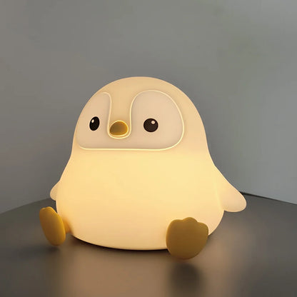 Pinguin-Nachtlicht aus Silikon mit Touch-Steuerung – USB-aufladbar und ideal als Schlummerlicht.