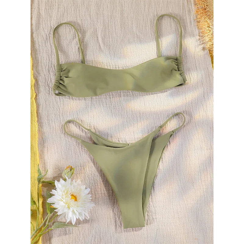 String-Bikini Set – Mikro-Thong Design in Weiß mit Bandage-Details