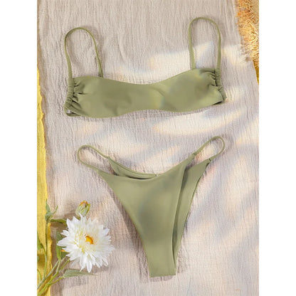 String-Bikini Set – Mikro-Thong Design in Weiß mit Bandage-Details