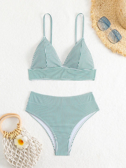 Gestreifter Rüschen-Bikini – Zweiteiliges Push-Up Design mit High-Waist-Schnitt