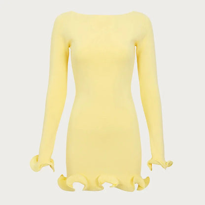 Vestido de punto ajustado con detalles en contraste y mangas largas – elegante, cómodo y perfecto para apariciones con estilo.