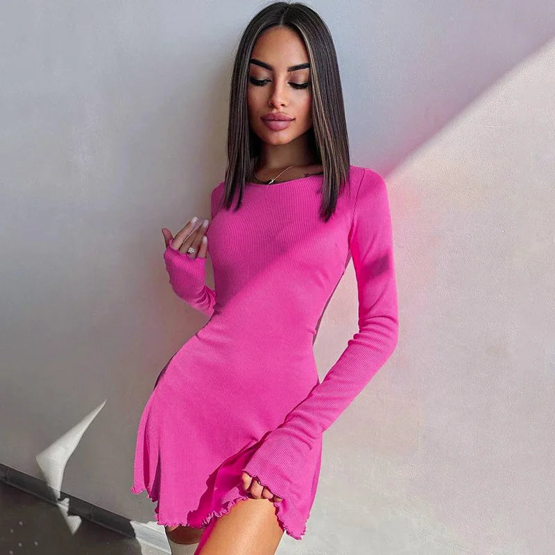 Langärmeliges Strick-Minikleid – Figurbetonter Streetwear-Look für trendige Auftritte