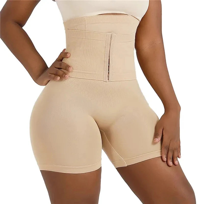 Shaping Shapewear Shorts – High-waisted panties with tummy control, butt lifting, and hook closure. Comfortable and effective shaping for a defined silhouette.