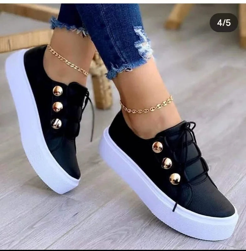 Plateau-Sneaker in Übergröße bis 43 – rutschfest, mit Keilabsatz & Schnürung, ideal für sportliche Alltagslooks mit extra Komfort.