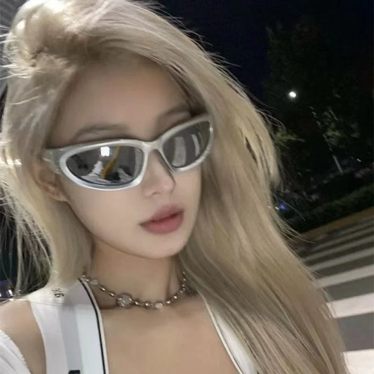 Koreanische Unisex-Sonnenbrille im stylischen Design – ideal fürs Autofahren & als modisches Accessoire für Damen und Herren.