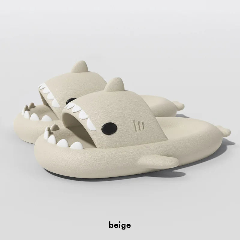 Shark-Slides mit dicker Sohle – stylisch, bunt und super bequem für Bad & Alltag